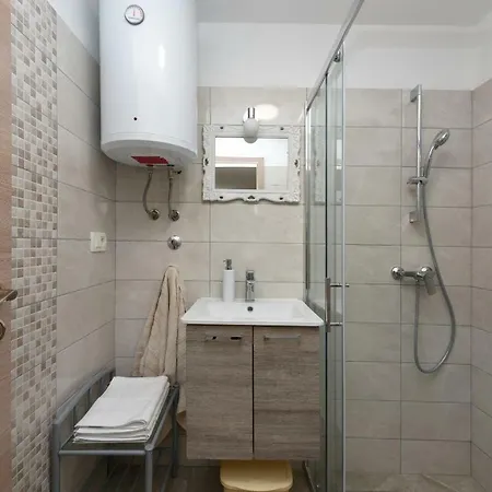 Apartments Marija, Authentic Stone House, 3 Minutes From The Beach * Zadar