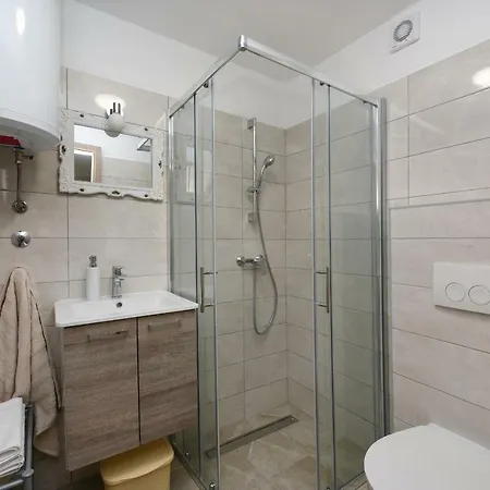 Daire Apartments Marija, Authentic Stone House, 3 Minutes From The Beach