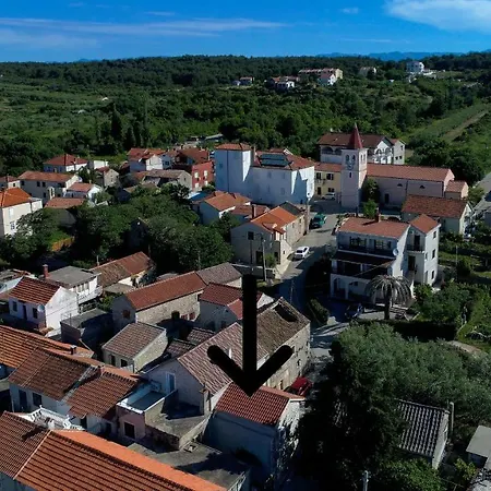 Apartments Marija, Authentic Stone House, 3 Minutes From The Beach Zadar