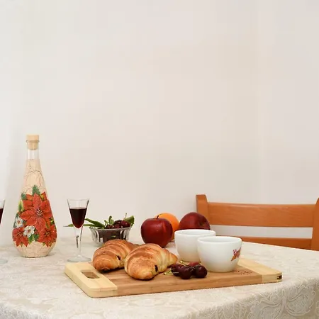 Daire Apartments Marija, Authentic Stone House, 3 Minutes From The Beach *