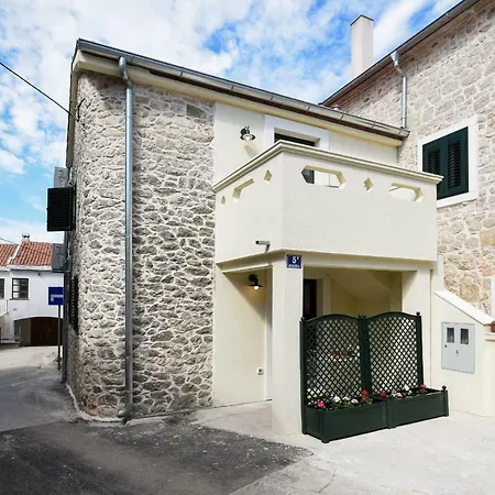 Apartments Marija, Authentic Stone House, 3 Minutes From The Beach