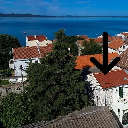 Apartments Marija, Authentic Stone House, 3 Minutes From The Beach Lejlighed *
