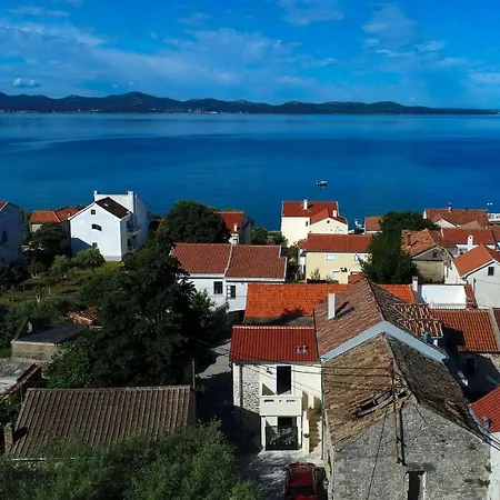 Lejlighed Apartments Marija, Authentic Stone House, 3 Minutes From The Beach Zadar
